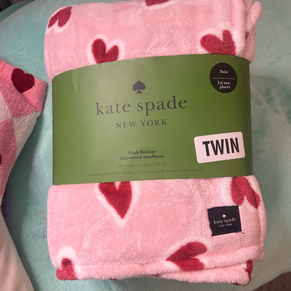 Viral 🔥 Kate Spade ♠️ Valentines heart ♥️ blanket